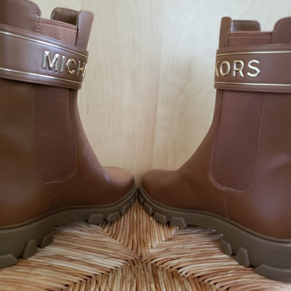 Michael Kors Mid Chelsea Boots Size 8 NEW! - Picture 10 of 13